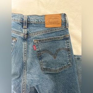 Levis wedgie jeans